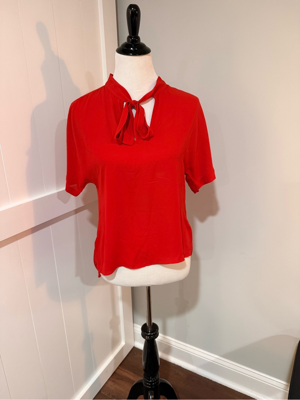 Express Red Tie-Neck Short Sleeve Blouse